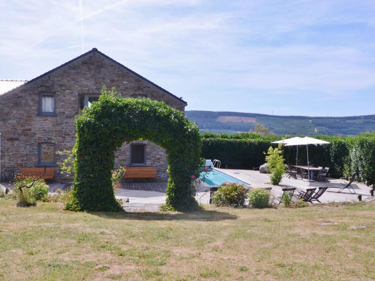 Gorgeous Holiday Home In Stoumont With Garden Exterior foto