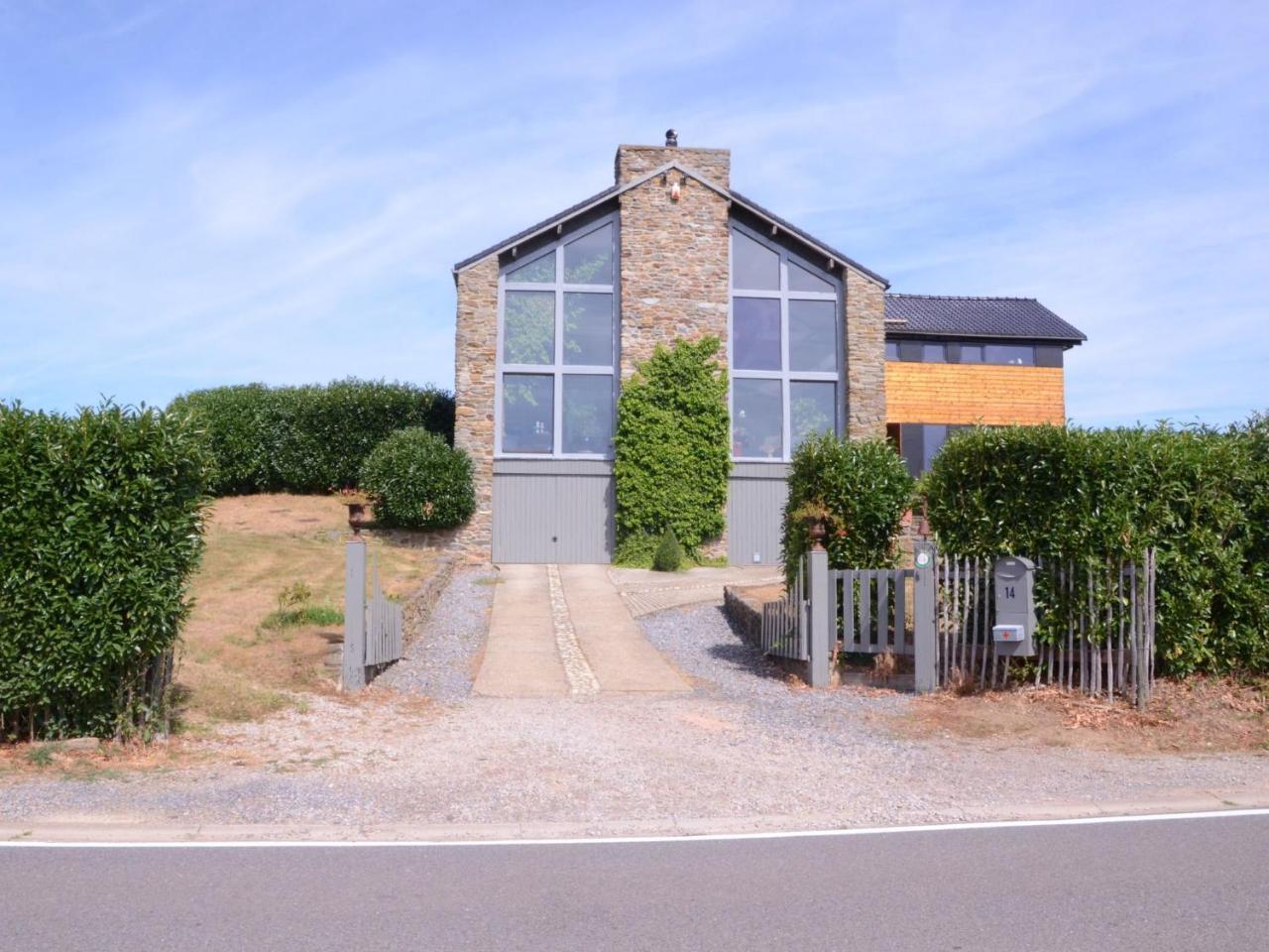 Gorgeous Holiday Home In Stoumont With Garden Exterior foto