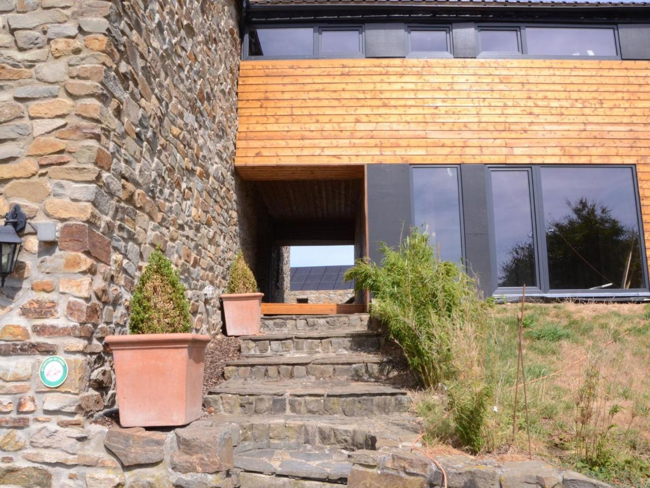 Gorgeous Holiday Home In Stoumont With Garden Exterior foto